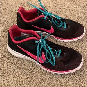 Nike free run tennis shoes